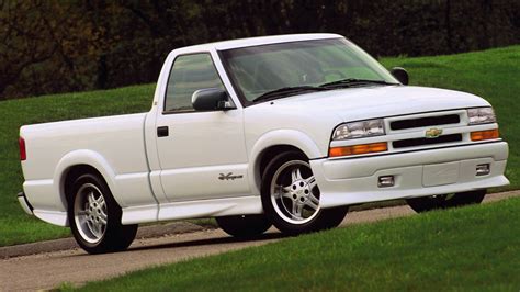 Chevrolet s-10 news - Running as No. 2412, the Silvas’ rig has an 85 kWh battery pack while a single electric motor produces 416 horsepower and 443 pound-feet of torque. Even compared to the monster V8s that also ...